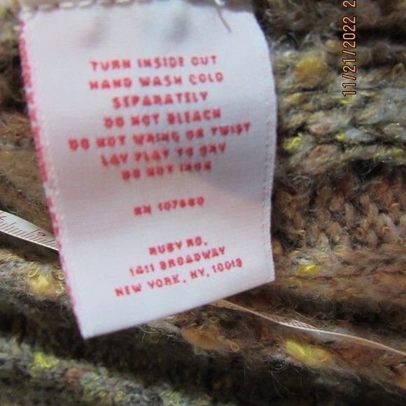 VINTAGE RUDY RD SIZE SMALL SWEATER BOHO STYLE 26% WOOL TIES IN FRONT - Picture 5 of 5